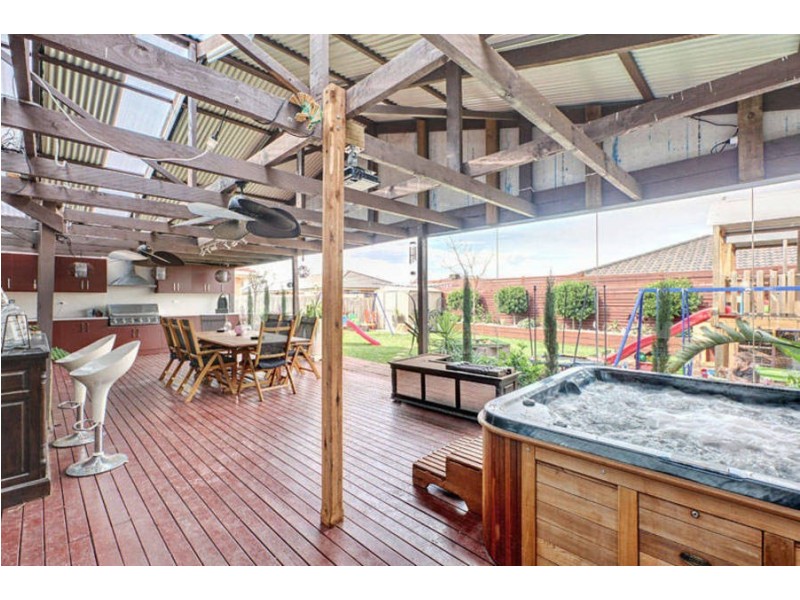 104 Westlake Drive, Melton VIC 3337