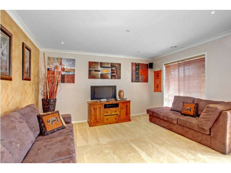 104 Westlake Drive, Melton VIC 3337