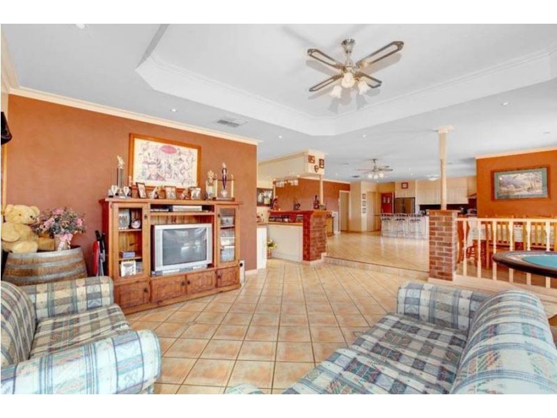 24 Gleneagles Drive, Melton West VIC 3337