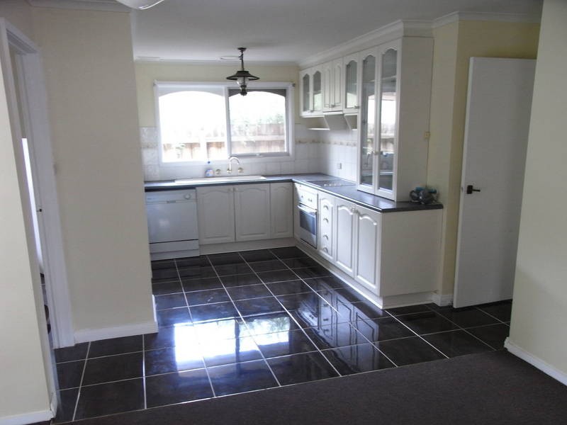 1 Risson Street, Melton South VIC 3338