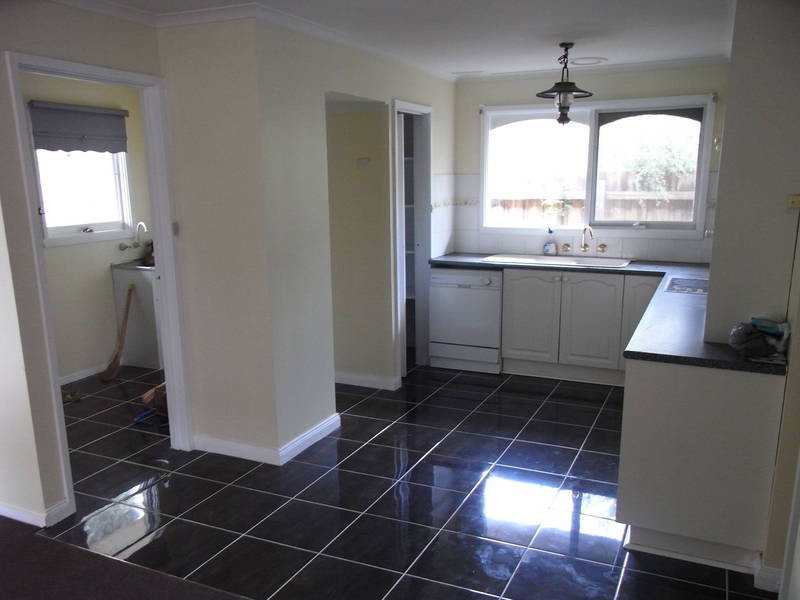 1 Risson Street, Melton South VIC 3338