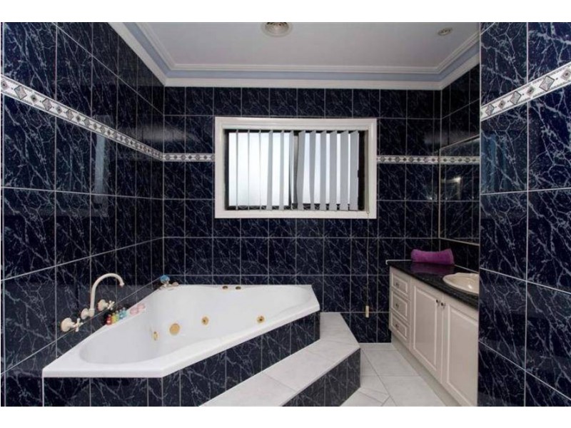 6 Renton Court, Sunbury VIC 3429