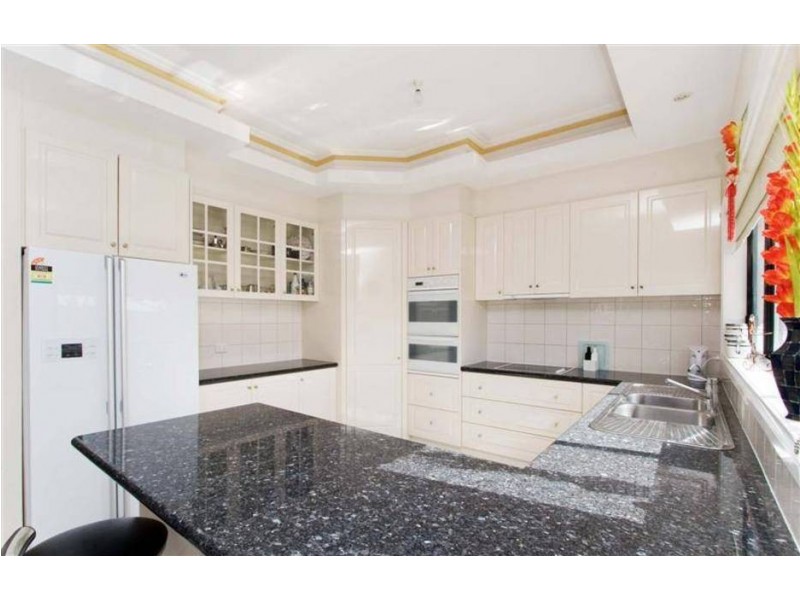 6 Renton Court, Sunbury VIC 3429