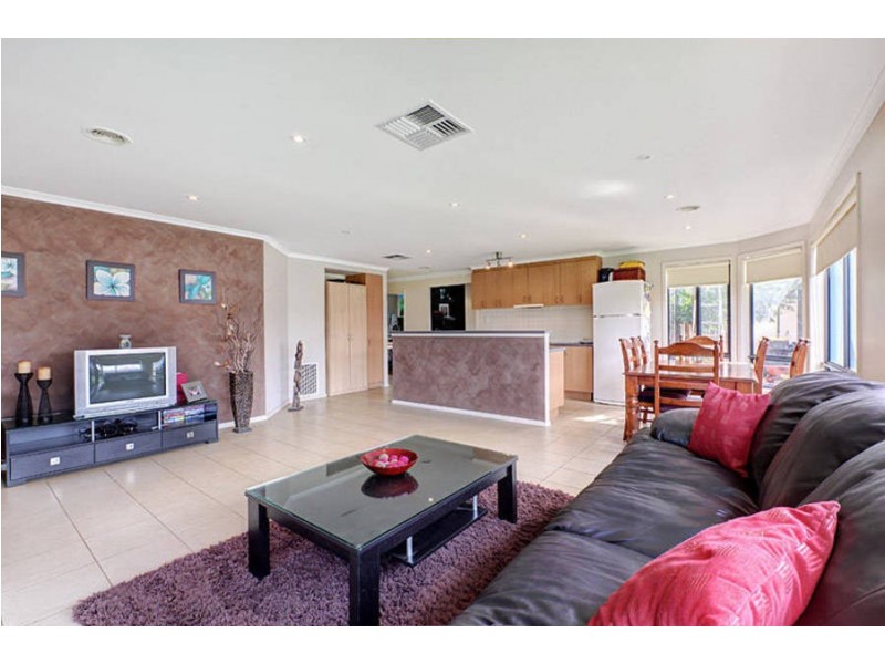 5 Skipton Street, Kurunjang VIC 3337