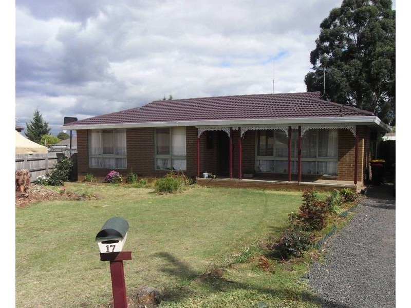 17 Hawkins Place, Melton VIC 3337