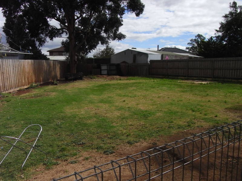 17 Hawkins Place, Melton VIC 3337