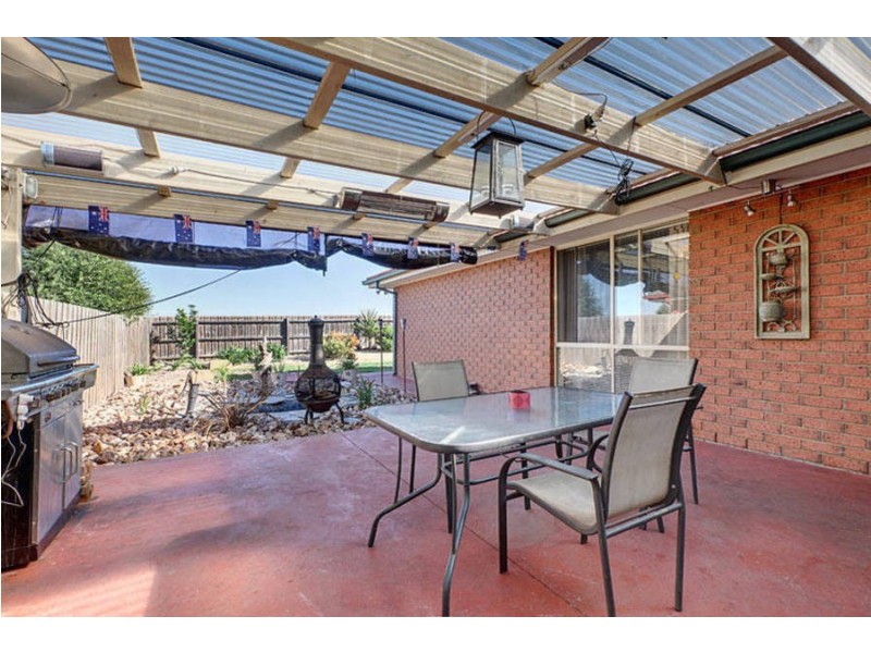 29 Ridgeway, Melton West VIC 3337