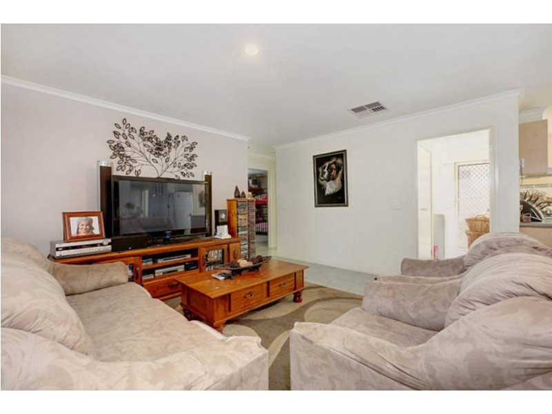 29 Ridgeway, Melton West VIC 3337