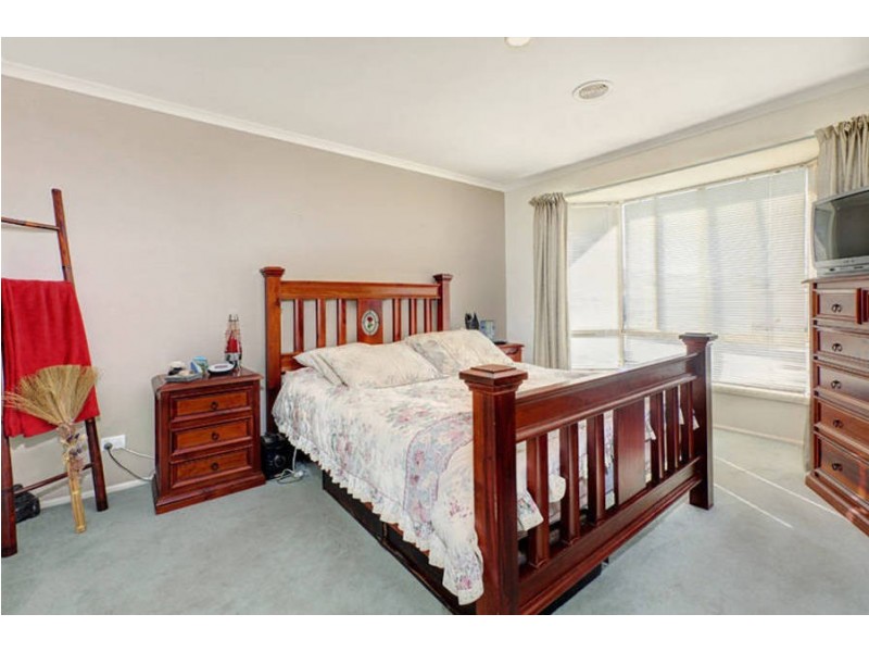 29 Ridgeway, Melton West VIC 3337