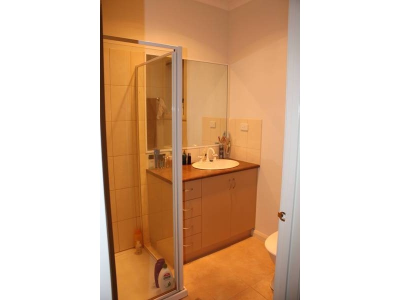 1/3 Bronton Close, Kurunjang VIC 3337