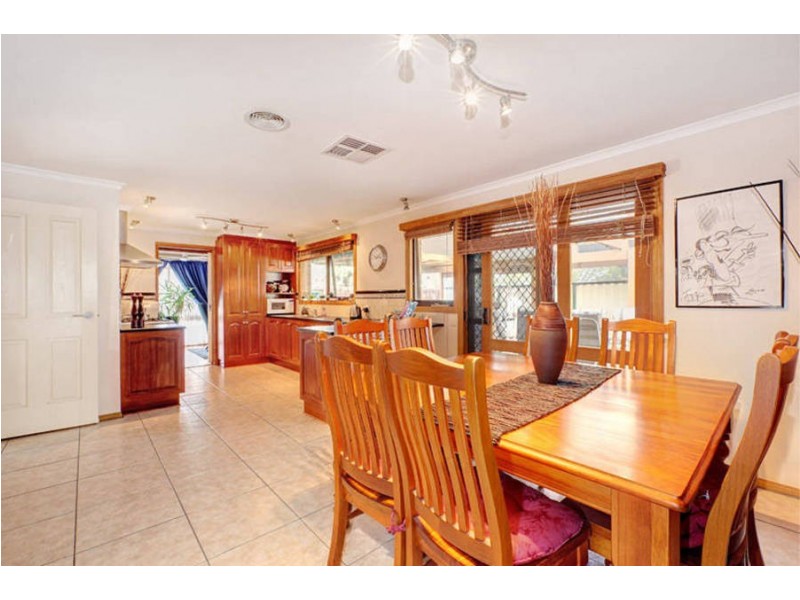 1 Hilton Way, Melton West VIC 3337