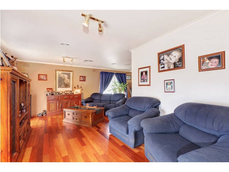 1 Hilton Way, Melton West VIC 3337