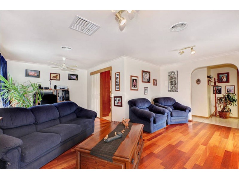 1 Hilton Way, Melton West VIC 3337