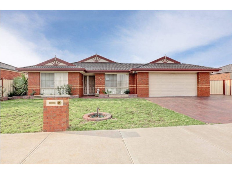24 Scarlet Oak Avenue, Melton West VIC 3337