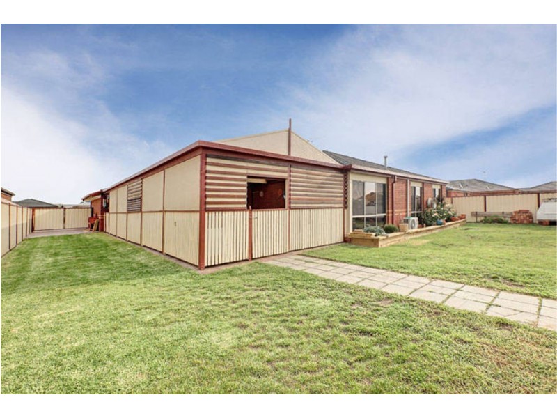 24 Scarlet Oak Avenue, Melton West VIC 3337