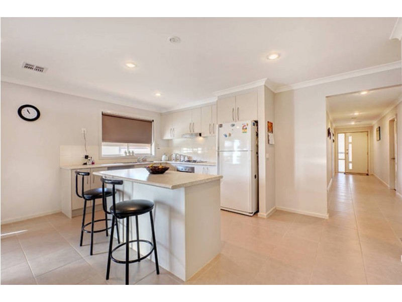 37 Colonus Street, Kurunjang VIC 3337