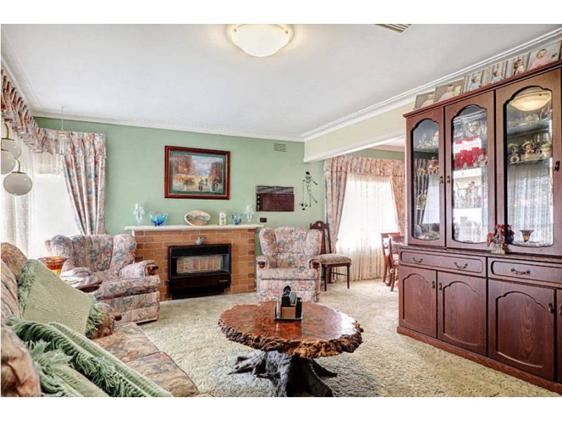 24 Kinloch Road, Melton VIC 3337