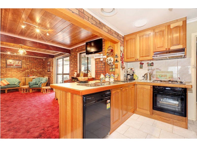 24 Kinloch Road, Melton VIC 3337