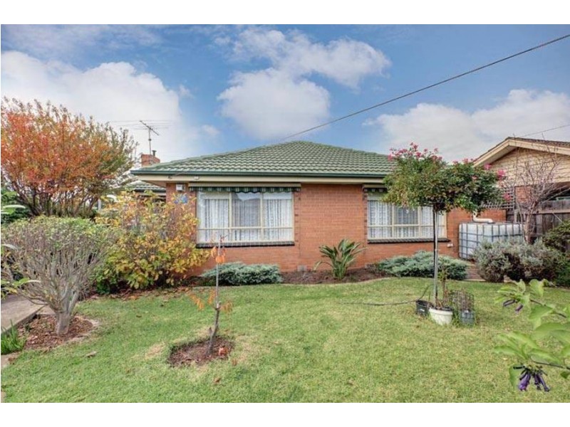 24 Kinloch Road, Melton VIC 3337