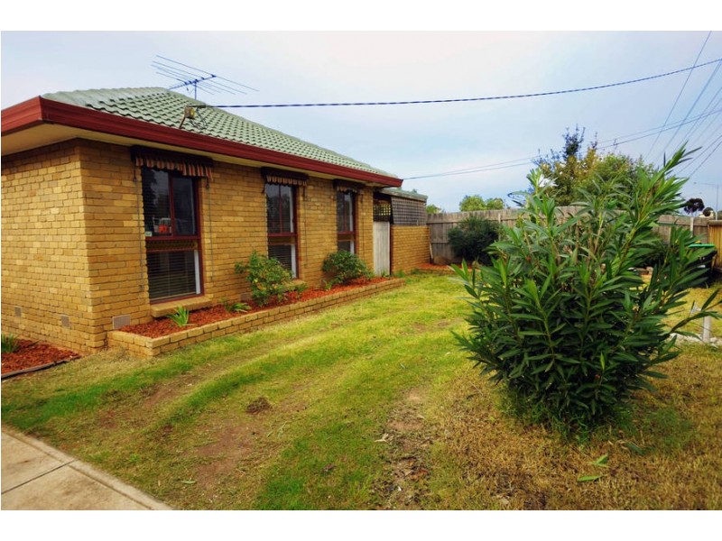 48 Coburns Rd, Melton VIC 3337