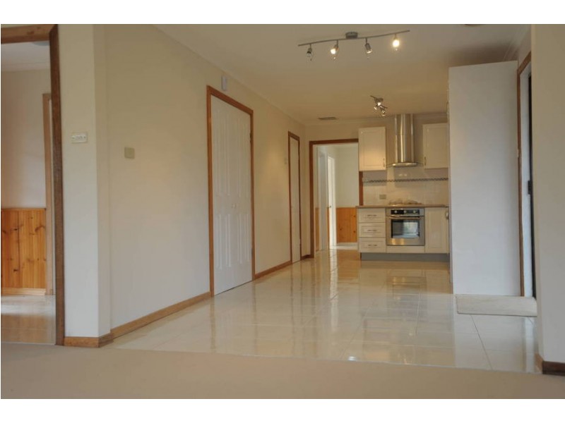 48 Coburns Rd, Melton VIC 3337