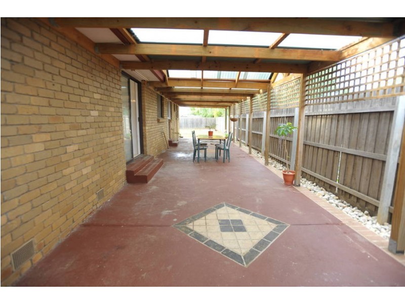 48 Coburns Rd, Melton VIC 3337