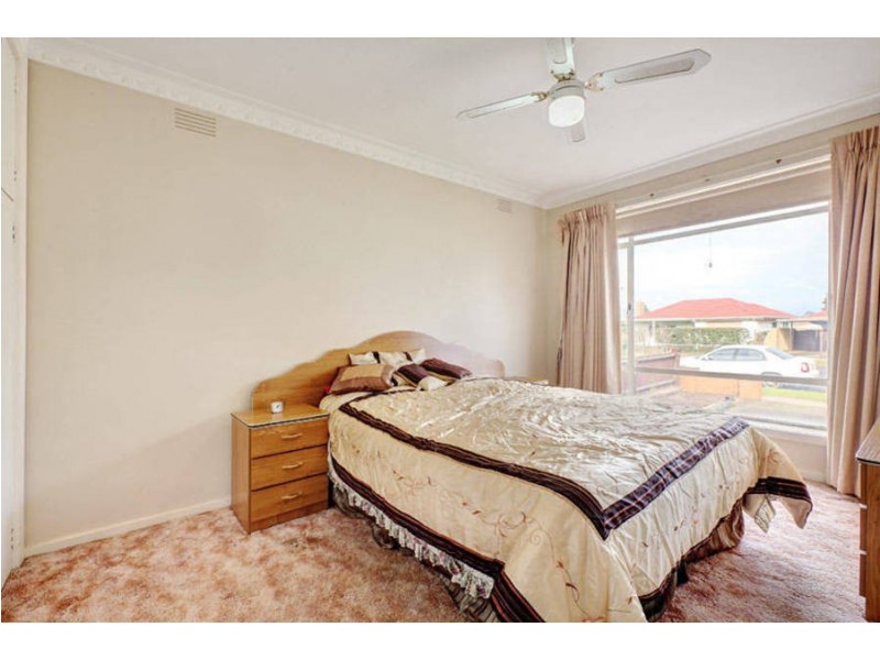 118 Barries Rd, Melton VIC 3337