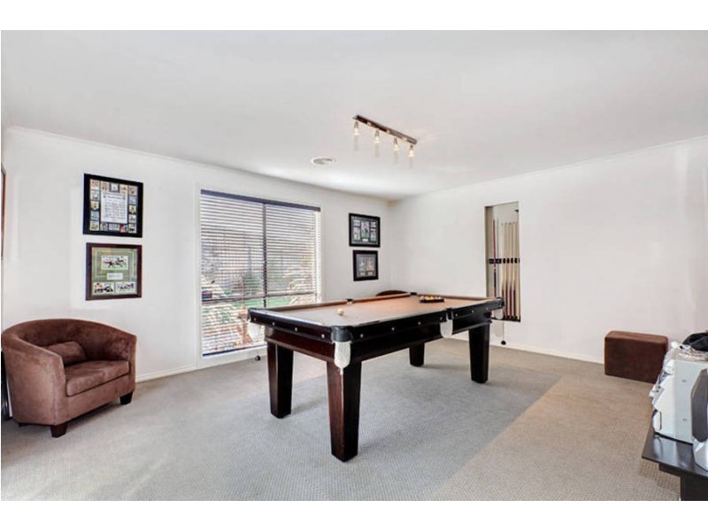 74 Black Knight Way, Kurunjang VIC 3337