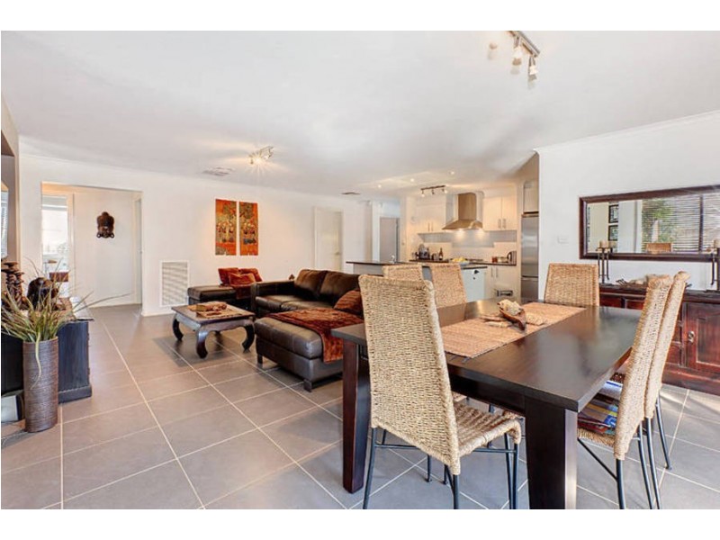 74 Black Knight Way, Kurunjang VIC 3337