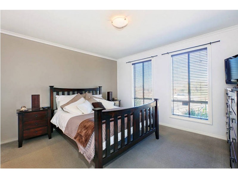 74 Black Knight Way, Kurunjang VIC 3337