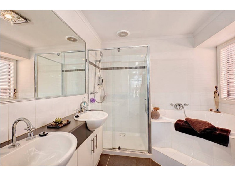 74 Black Knight Way, Kurunjang VIC 3337