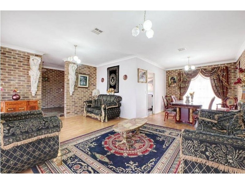 24 Gunnawarra Road, Kurunjang VIC 3337