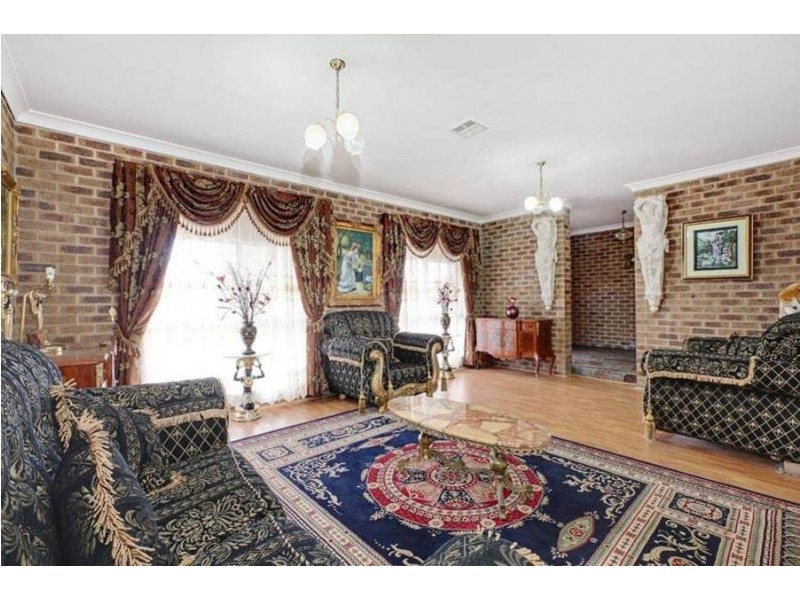 24 Gunnawarra Road, Kurunjang VIC 3337