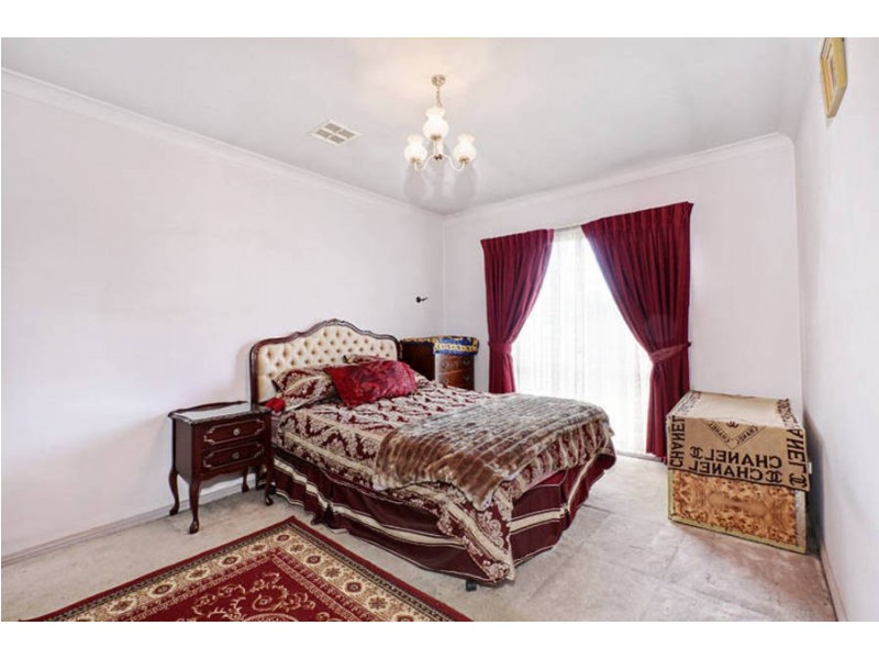 24 Gunnawarra Road, Kurunjang VIC 3337