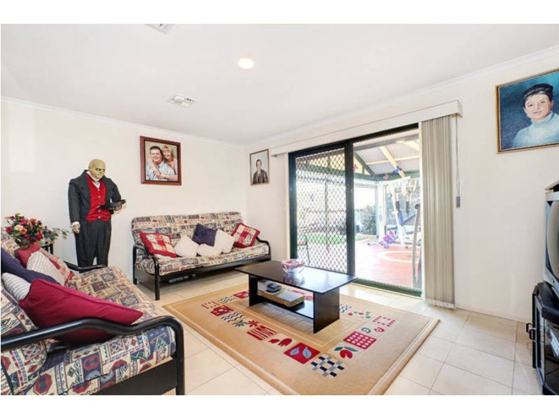 12 Pascoe Court, Melton West VIC 3337