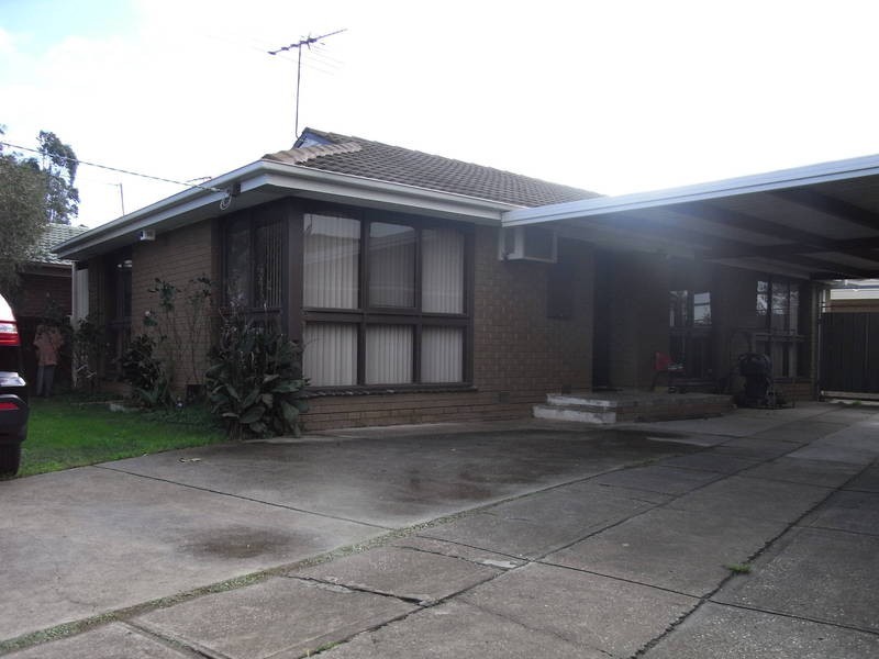 38 Grace Street, Melton South VIC 3338