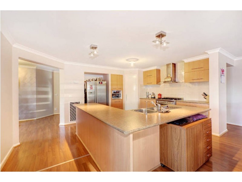 32 Dalray Cres, Kurunjang VIC 3337