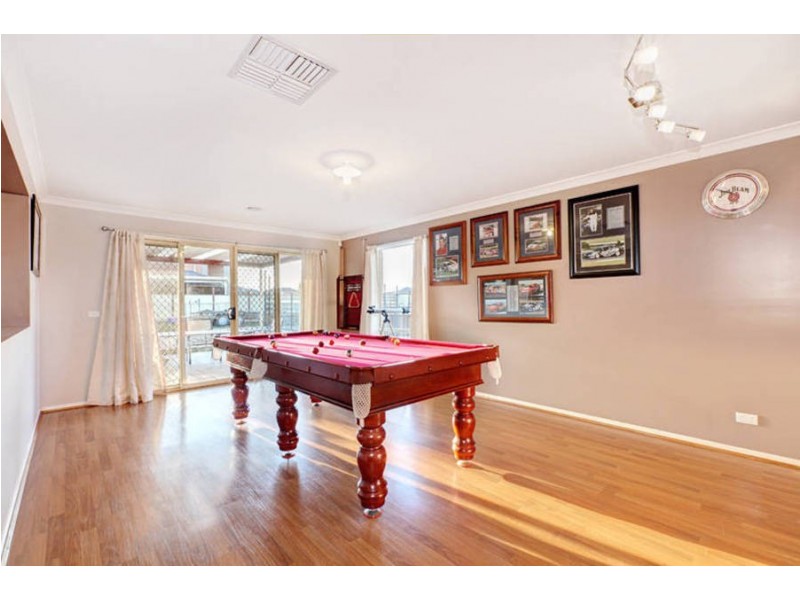 32 Dalray Cres, Kurunjang VIC 3337