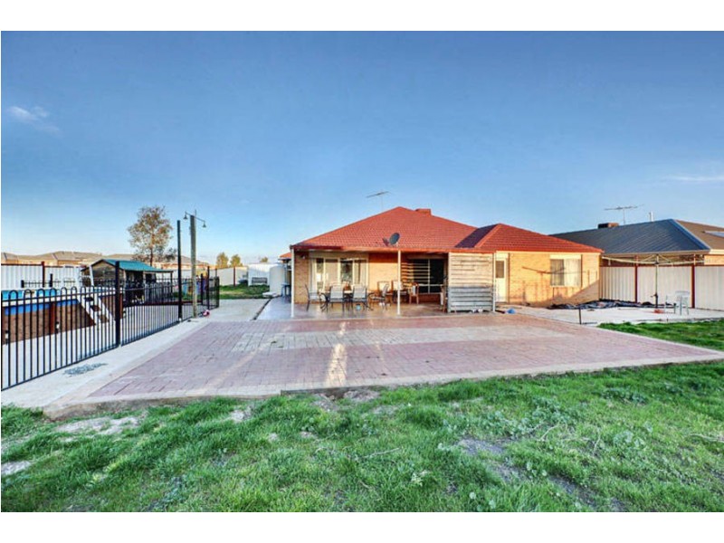 32 Dalray Cres, Kurunjang VIC 3337