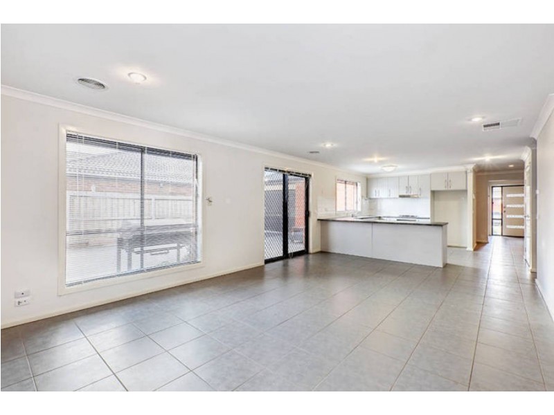 12 Melrome Court, Kurunjang VIC 3337