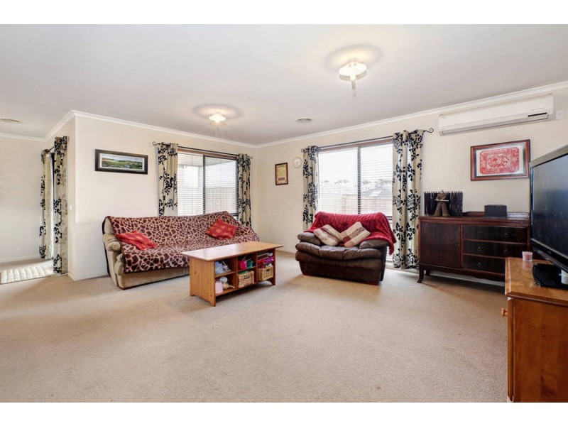 49 Black Knight Way, Kurunjang VIC 3337