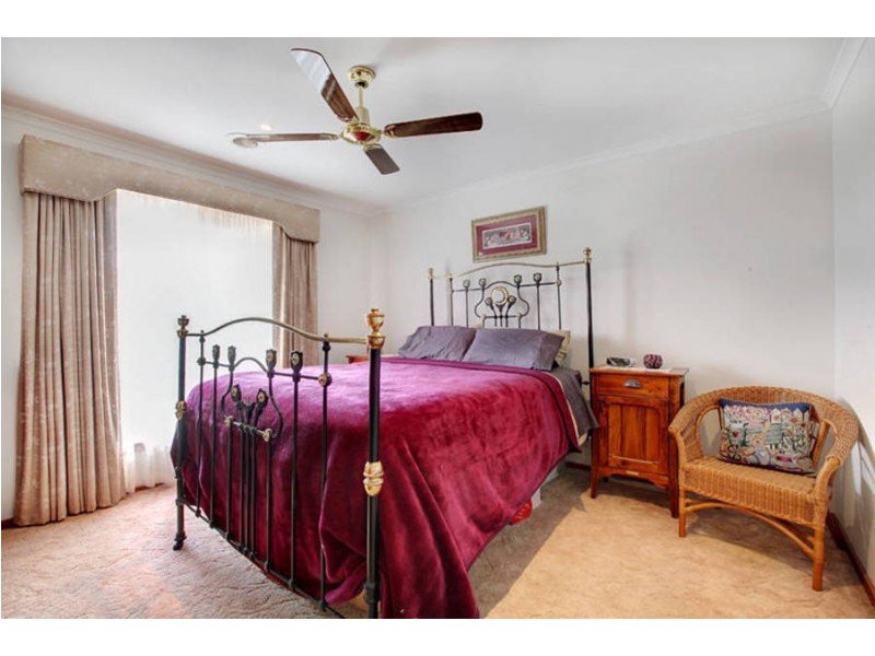 273 Centenary Avenue, Melton West VIC 3337