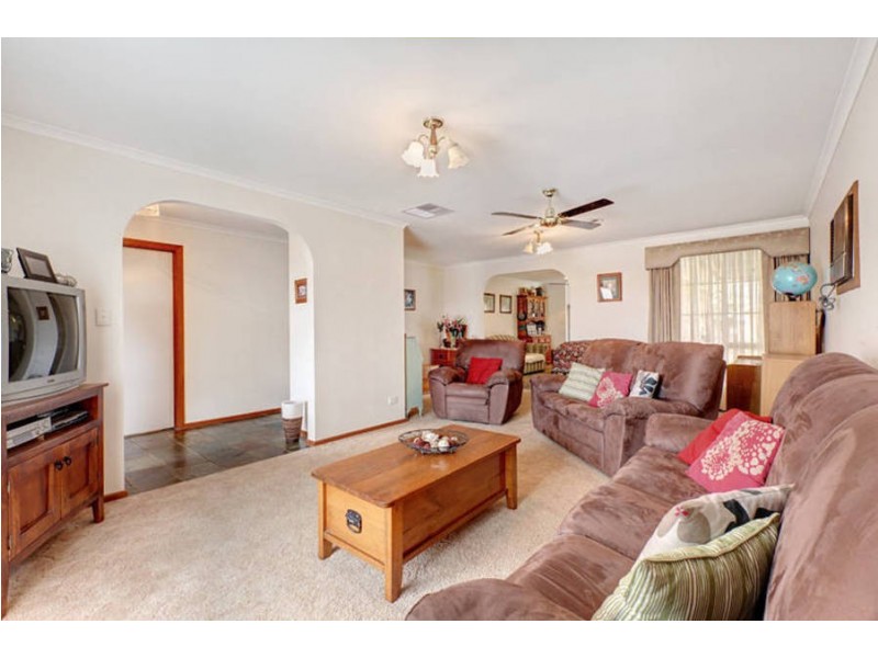 273 Centenary Avenue, Melton West VIC 3337