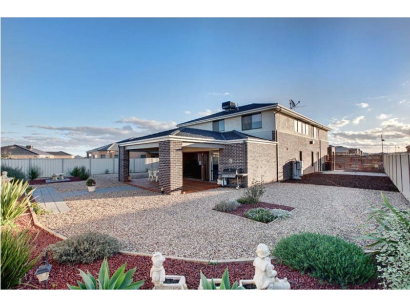 6 Northgate Drive, Melton West VIC 3337