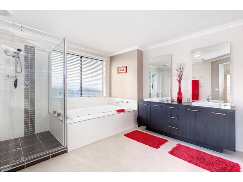 6 Northgate Drive, Melton West VIC 3337