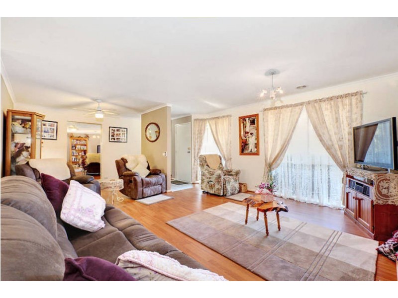 15 Nimmo Crescent, Kurunjang VIC 3337