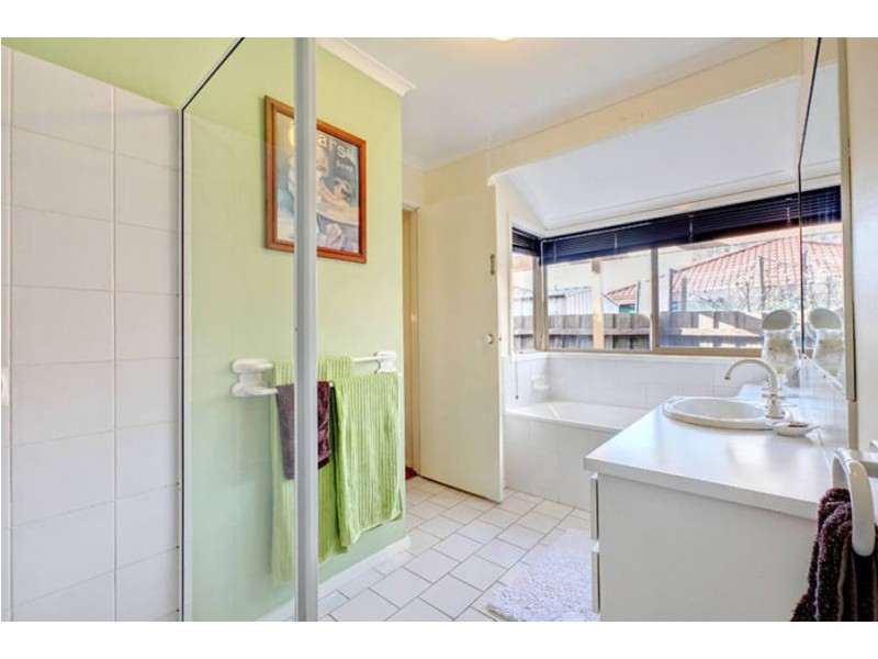 15 Nimmo Crescent, Kurunjang VIC 3337