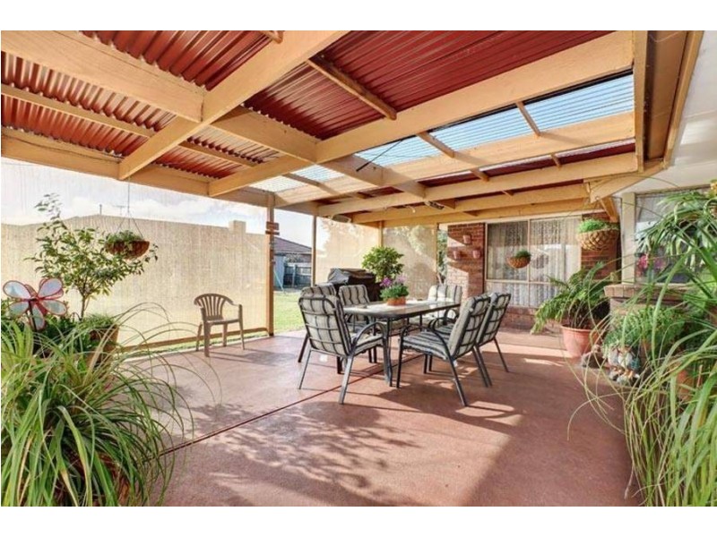 15 Nimmo Crescent, Kurunjang VIC 3337