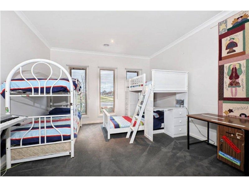 18 Moonah Avenue, Brookfield VIC 3338