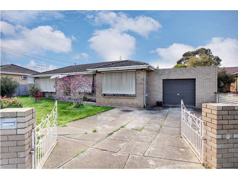 52 Quail Crescent, Melton VIC 3337